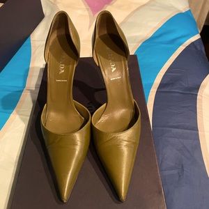 Prada heels size 7.5. Style:Capretto chic. Color:Edera